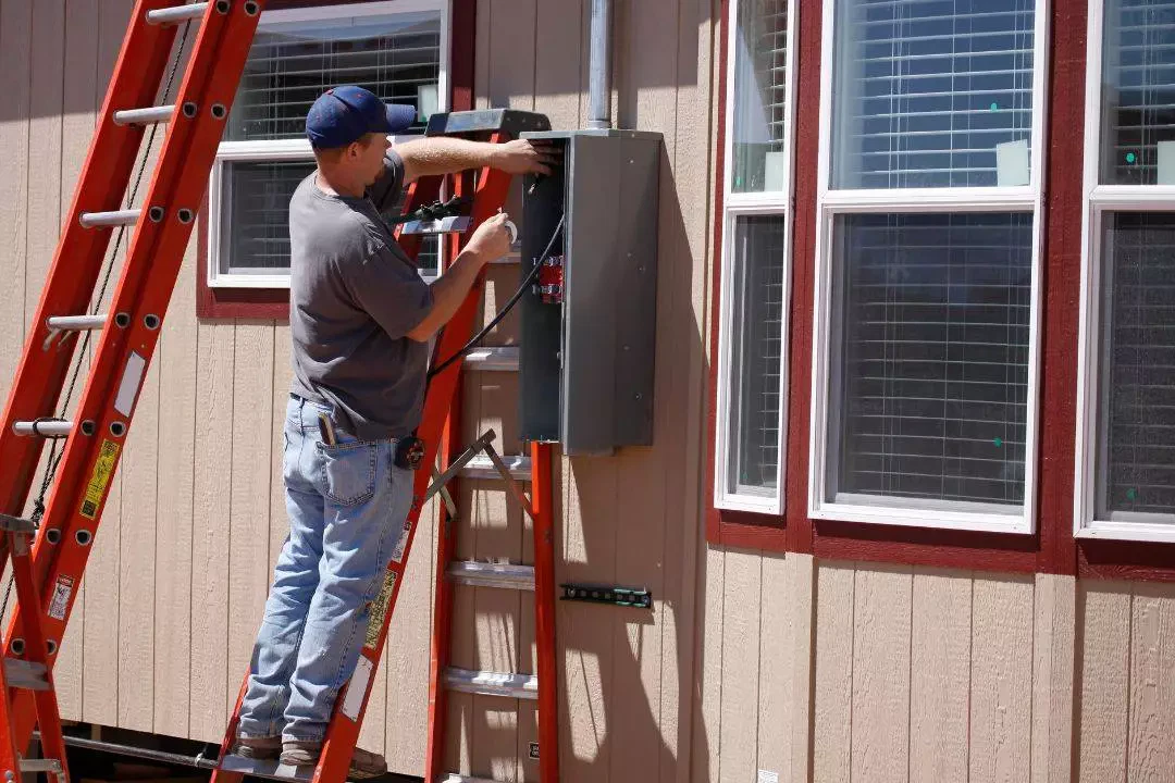 Green Clean Travel Landscape Banner (1080 × 720px) (7)